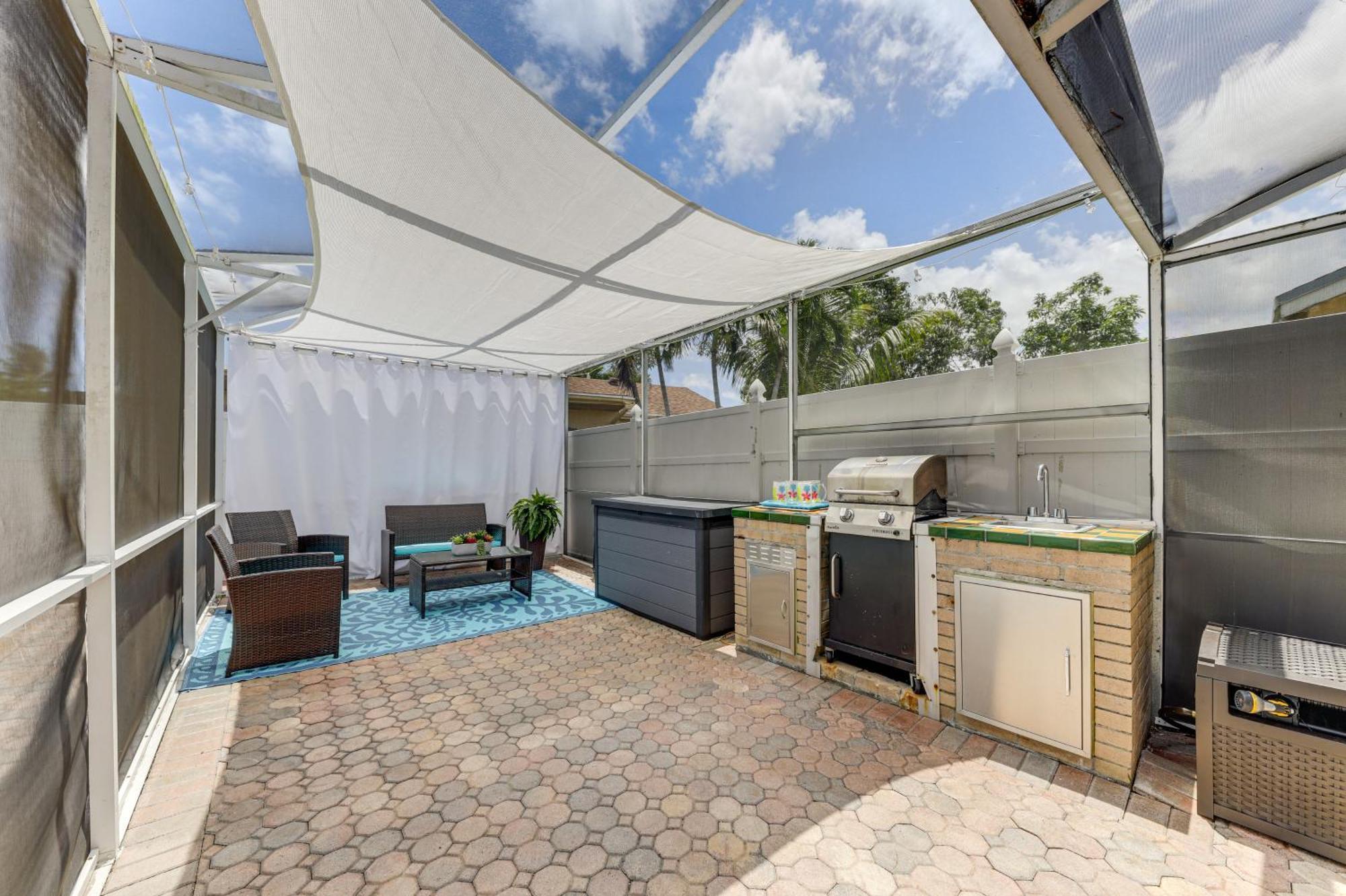 Holiday home Golf And Shop Gem With Private Pool In