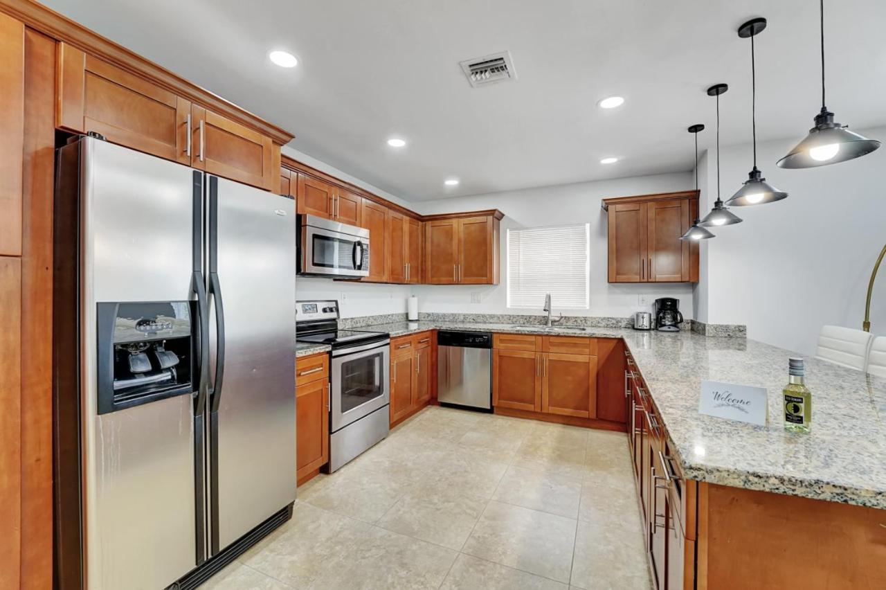 Luxe 4bd 3br Spacious Heated Pool *